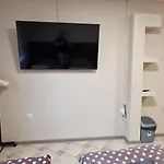 Travel House *
